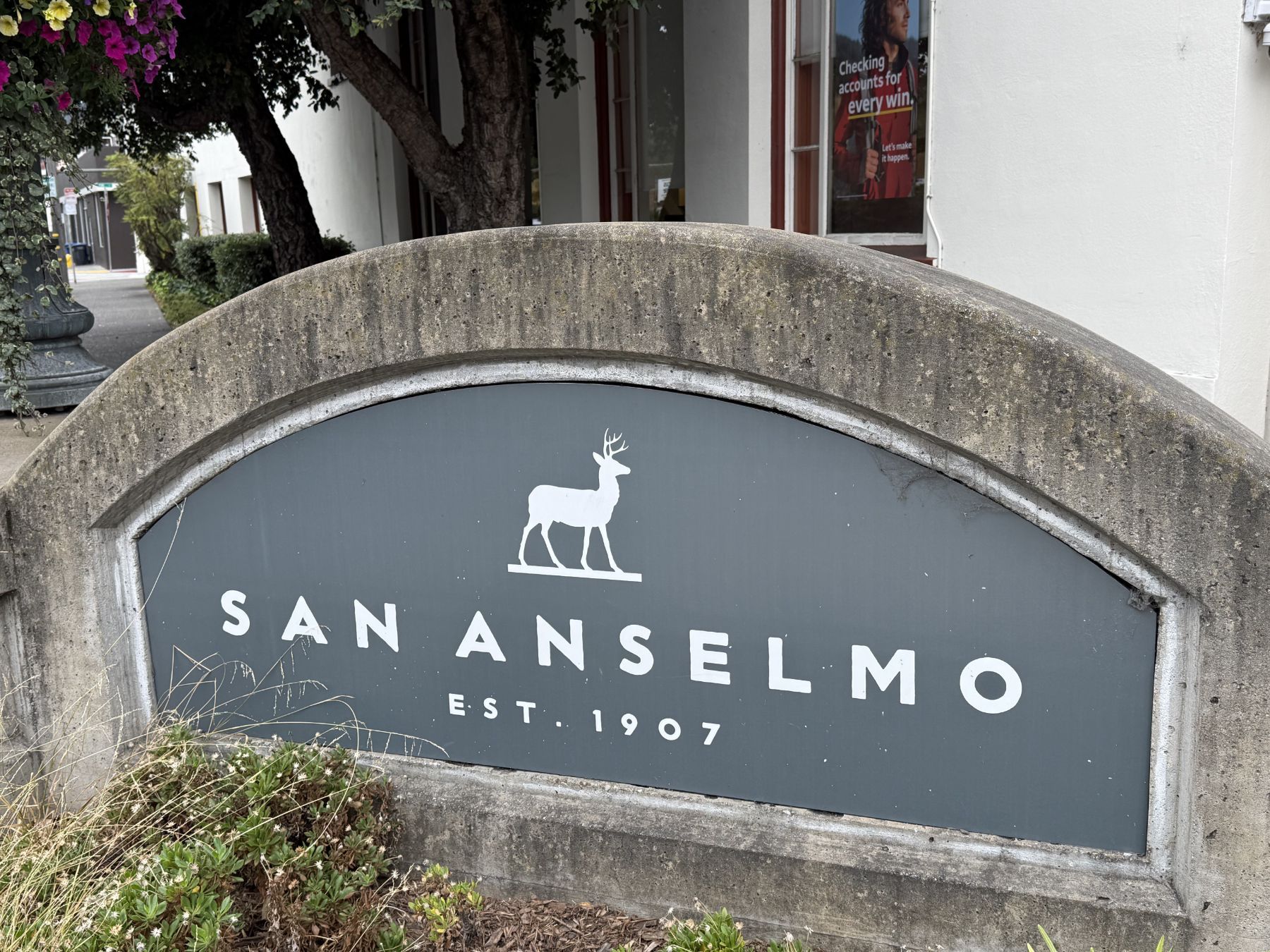 San Anselmo town sign, est. 1907
